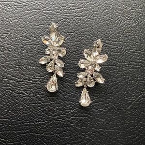 NWT Olive & Piper earrings